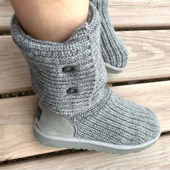 UGG knit boots 🔥🔥 - Picture 2 of 16